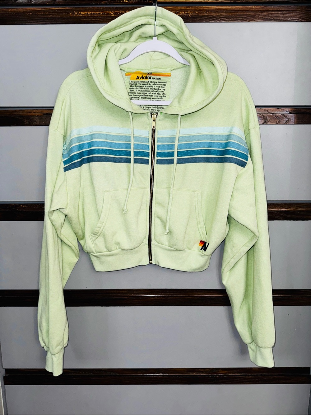 AVIATOR NATION NIP ๐ 5 STRIPE CROPPED ZIP HOODIE RELAXED LIME CREAM SEAFOAM ๐
XS - Picture 11 of 13